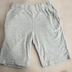 Nike グレー ハーフパンツ　165cm