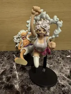 ワンピース　KING OF ARTIST ルフィ・ボニー2体セット　フィギュア