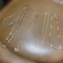 イニシャルMチャーム付きネックレスセット