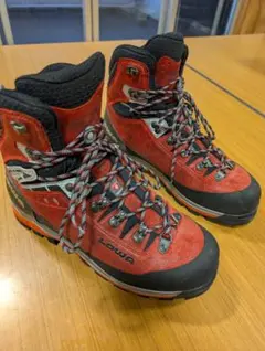 2026年最新】LOWA 登山靴の人気アイテム - メルカリ