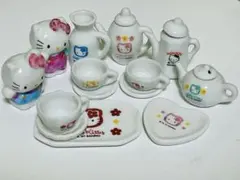 ハローキティ　ミニチュア食器　Hello Kitty ミニチュアティーセット