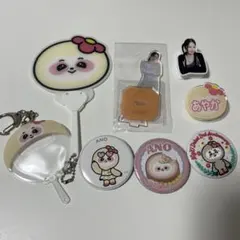 NiziU アヤカ アノ 缶バッジ アクスタ ネームバッジ グッズ 8点セット