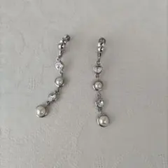 ☆パールとクリスタルの4連キラキライヤリング　上品　フォーマルにも☆