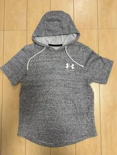 Under Armour フーディー①