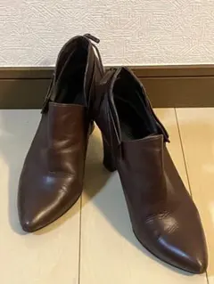 ポインテッドトゥ 本革