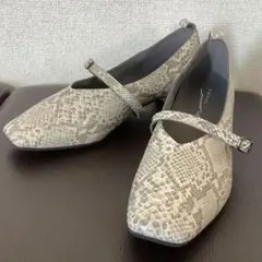 newmo ヘビ柄 アンクルストラップ 低ヒールパンプス