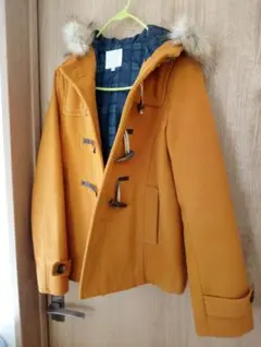 オレンジ ダッフルコート ファー付き
