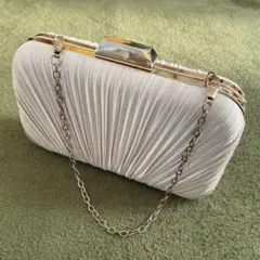 アイボリー サテン プリーツ クラッチバッグ