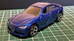 値引き USトイフェア限定 マッチボックス 2016 アルファロメオ ジュリア Amazon.com: Matchbox Collectors Series Gray 2016 Alfa Romeo Giulia