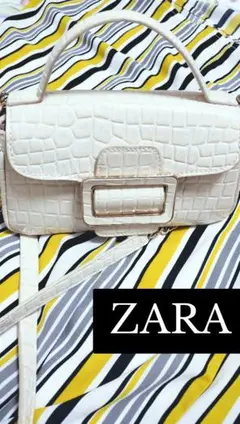 ZARA 型押し　ショルダー　ミニバッグ　オフホワイト