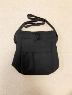 【美品】UNIQLO C ユニクロ ミニショルダーバッグ ブラックのサムネイル
