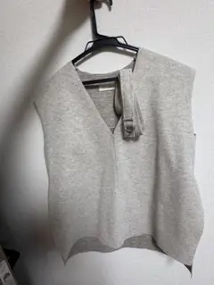 グレー Vネック ベスト　韓国ファッション　1度だけ着用