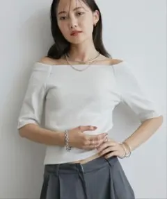 【Aunt Marie's】カップ付きオフショルリブハーフスリーブトップスのサムネイル