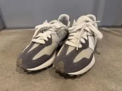 New Balance グレー/ホワイト スニーカー　327