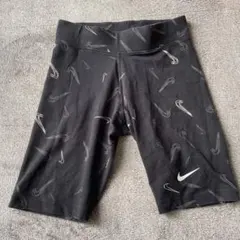 Nike ブラック ショートパンツ　スパッツ