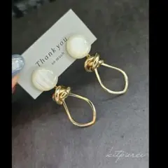 No.436 シェル艶カボション×ドロップチャーム×3連リング ピアス
