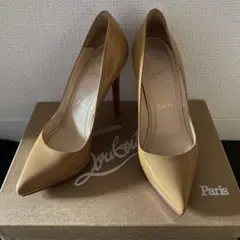 クリスチャンルブタンベージュパンプス