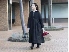 ネストローブ　コットンリネン2枚襟タックドレス