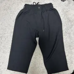 黒のワイドパンツ・イージーパンツ