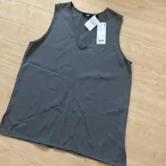ユニクロ　グレー ドレープVネックノースリーブブラウス Lサイズ