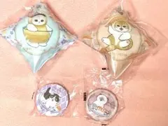 くら寿司　モフサンド クッションチャーム2種2個&缶バッジ2種2個セット