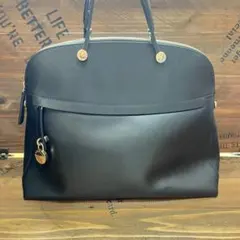 【美品】FURLA ブラック レザー ハンドバッグ パイパー L サイズ