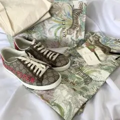 GUCCI タイガースニーカー　26.5 付属品付き　GUCCI TIGERのサムネイル