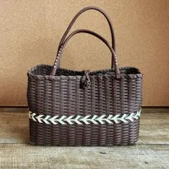 Item thumbnail for item d5696a7f-f2f5-444a-a0f6-1d705a6904d6