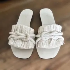 美品 ネブローニ TULLE フラットシューズ 22.5㌢ 白 - メルカリ