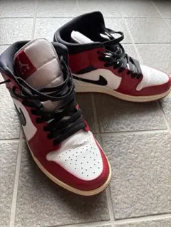 【値下げしました！】Nike Air Jordan 1 ミッドシカゴ