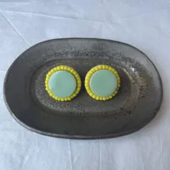 美濃焼きタイルを使ったビーズ刺繍ピアス
