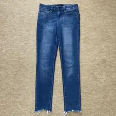 ユニクロ　ウルトラストレッチジーンズ(ダメージ)