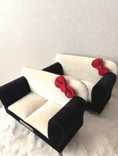 ハローキティ ラグジュアリーソファー型ジュエリーボックス2個セット