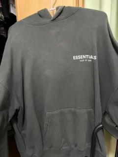 エッセンシャルズパーカーブラックLサイズ