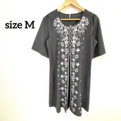 半袖チュニック【M】刺繍 花柄 Ｉライン 濃いグレー