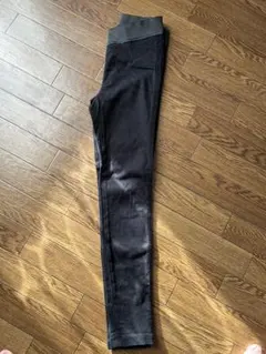 ブラックレギンスパンツのサムネイル