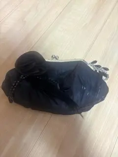 【パーティに✨】黒 サテン フリル パーティーバッグ