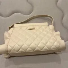 アイボリー キルティング ショルダーバッグ
