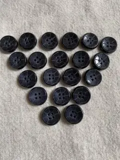 (17)黒のプラスチックボタン 20個セット 13mm
