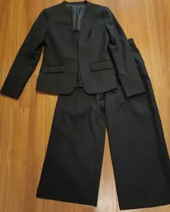 パンツスーツセットアップ 紺色 Mサイズ ノーカラー ワイドパンツ