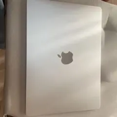 M3チップ搭載13インチMacBook Air - スターライト