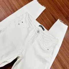 美品✨❗️Bershka スキニーパンツ 白