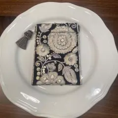 インド刺繍リボン　バネ口ポーチ