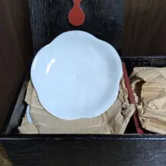 有田焼　白い花びら型陶器皿7枚セット