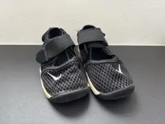リトルリフト　Nike ブラック キッズサンダル