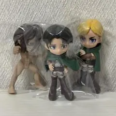 進撃の巨人 パルバース　リヴァイ　エルヴィン　エレン巨人　3体セット