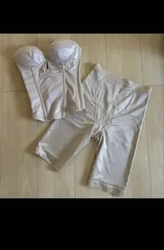 ストラップレス ベージュ コルセットとパンツ セット