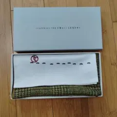 CLASSICS THE SMALL LUXURY ハンカチ 2枚セット 箱付きのサムネイル