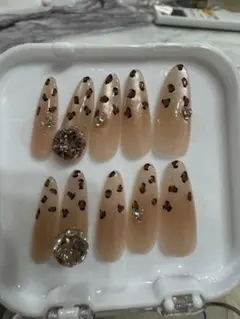 ヒョウ柄ストーン付きネイルチップ10個セット