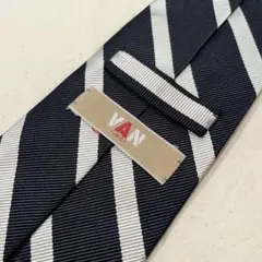 Item thumbnail for item 79a1c19c-2856-452e-8cf7-31f9d581951c